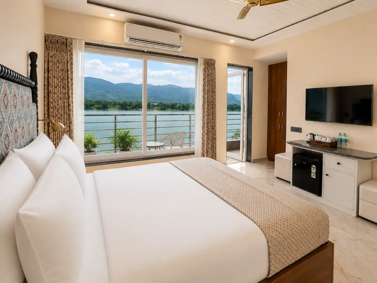 Premium Ganga View Room in Rishikesh near Ganga