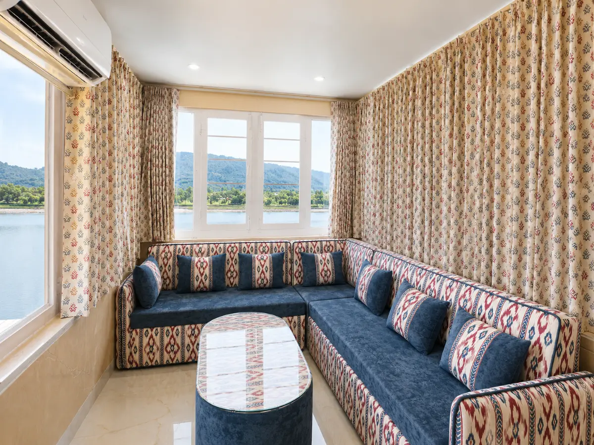 Premium Ganga View Room in Rishikesh near Ganga
